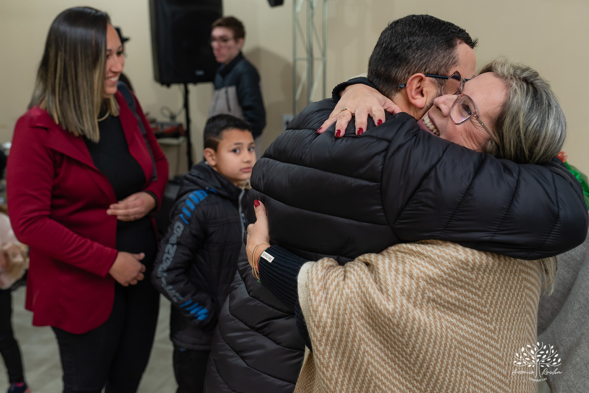 Lilica-48 anos-Celebrar a vida-Aniversário-festa de aniversário-Salão de Festas Manke-Capão do Leão-Pelotas-Antonio Rocha Fotrografias-Vela de aniversário-cachorro quente-bolo de aniversário-salgadinhos-doces de pelotas-vovó-caldo-sinuca-Paulinho músico