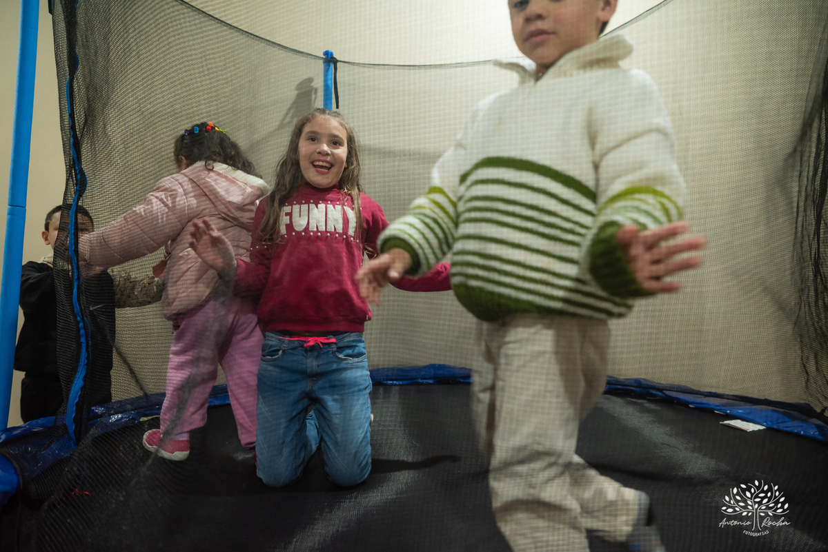 Lilica-48 anos-Celebrar a vida-Aniversário-festa de aniversário-Salão de Festas Manke-Capão do Leão-Pelotas-Antonio Rocha Fotrografias-Vela de aniversário-cachorro quente-bolo de aniversário-salgadinhos-doces de pelotas-vovó-caldo-sinuca-Paulinho músico