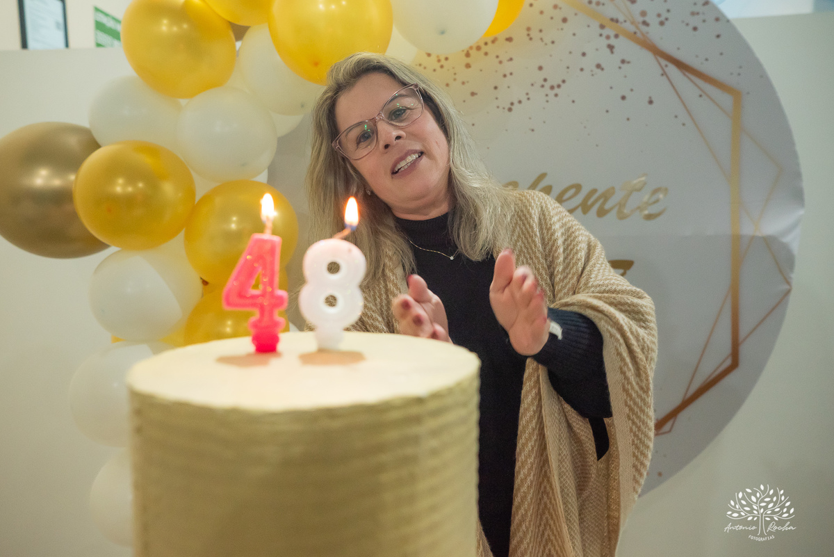 Lilica-48 anos-Celebrar a vida-Aniversário-festa de aniversário-Salão de Festas Manke-Capão do Leão-Pelotas-Antonio Rocha Fotrografias-Vela de aniversário-cachorro quente-bolo de aniversário-salgadinhos-doces de pelotas-vovó-caldo-sinuca-Paulinho músico