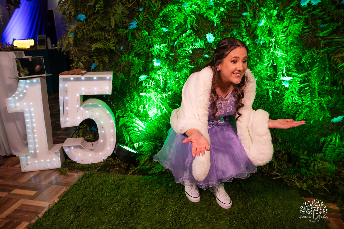 Maitê-15 anos - Festa de 15 anos - Debutante - Monte Bonito - Quinze de Julho - Aniversário de 15 - Valsa - Pelotas - Antonio Rocha Fotografias - Troca de vestido - making of - alstar - penteado de 15 anos - Maquiagem para 15 anos - fotografo de 15 anos