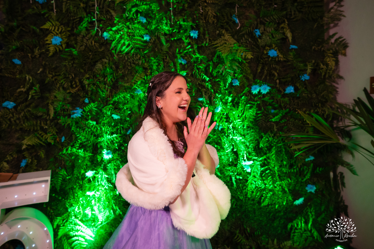 Maitê-15 anos - Festa de 15 anos - Debutante - Monte Bonito - Quinze de Julho - Aniversário de 15 - Valsa - Pelotas - Antonio Rocha Fotografias - Troca de vestido - making of - alstar - penteado de 15 anos - Maquiagem para 15 anos - fotografo de 15 anos