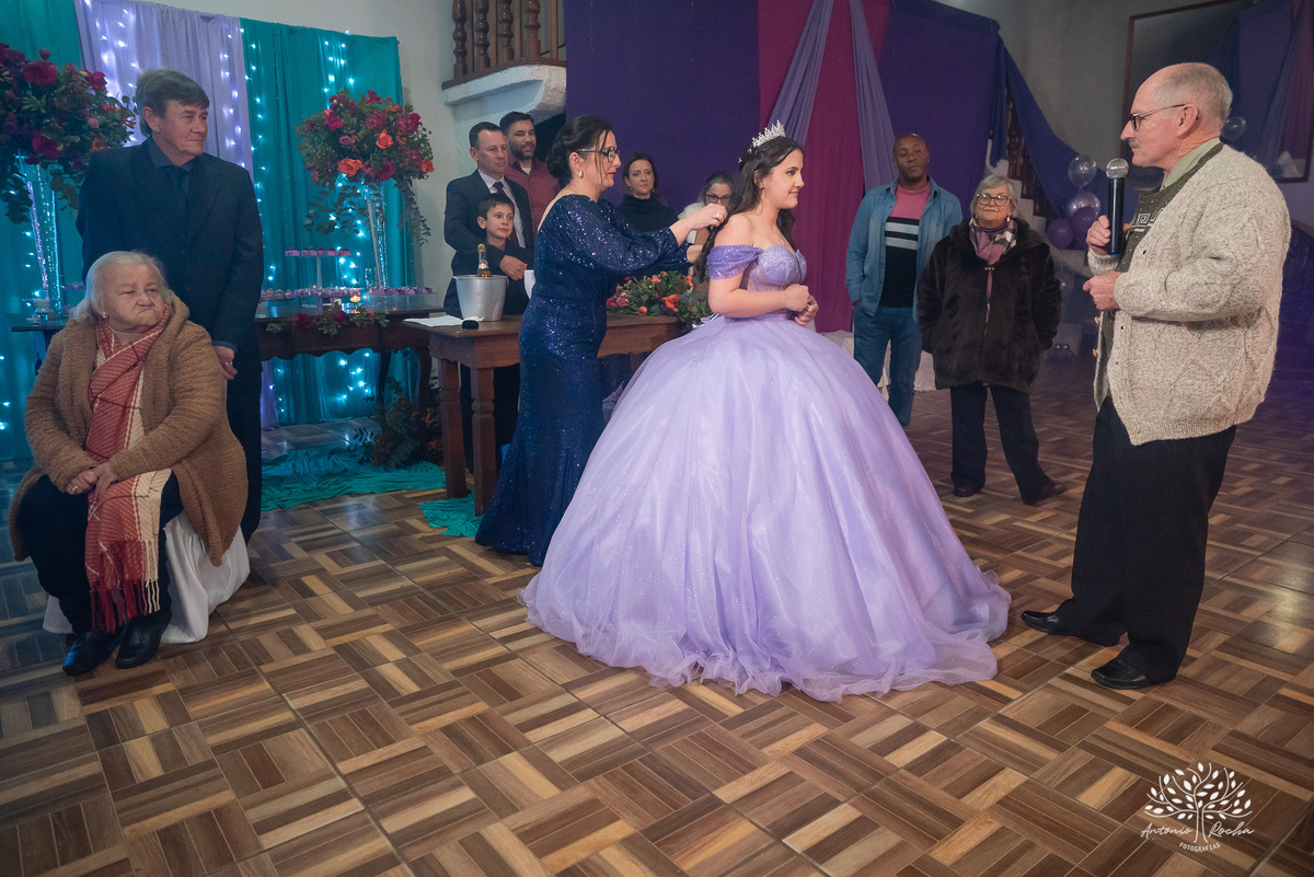 Maitê-15 anos - Festa de 15 anos - Debutante - Monte Bonito - Quinze de Julho - Aniversário de 15 - Valsa - Pelotas - Antonio Rocha Fotografias - Troca de vestido - making of - alstar - penteado de 15 anos - Maquiagem para 15 anos - fotografo de 15 anos