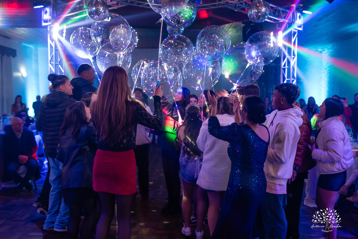 Maitê-15 anos - Festa de 15 anos - Debutante - Monte Bonito - Quinze de Julho - Aniversário de 15 - Valsa - Pelotas - Antonio Rocha Fotografias - Troca de vestido - making of - alstar - penteado de 15 anos - Maquiagem para 15 anos - fotografo de 15 anos