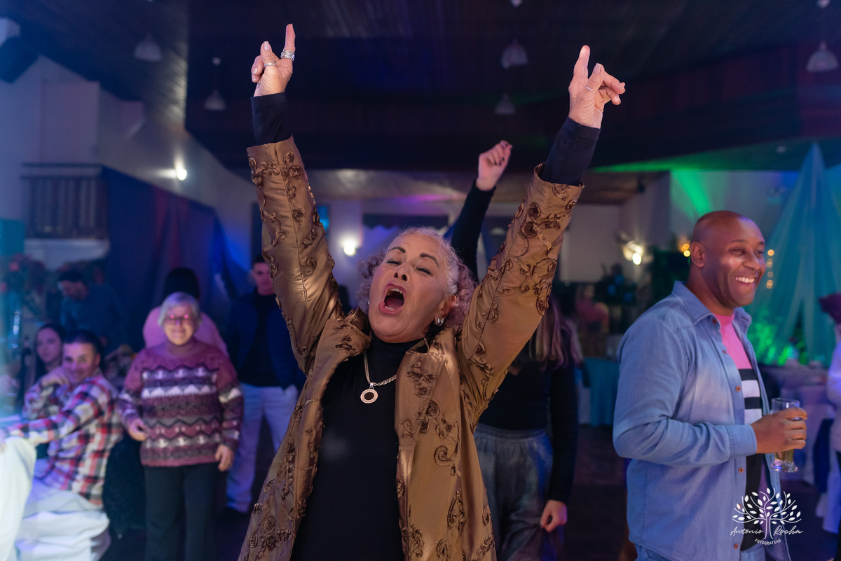 Maitê-15 anos - Festa de 15 anos - Debutante - Monte Bonito - Quinze de Julho - Aniversário de 15 - Valsa - Pelotas - Antonio Rocha Fotografias - Troca de vestido - making of - alstar - penteado de 15 anos - Maquiagem para 15 anos - fotografo de 15 anos