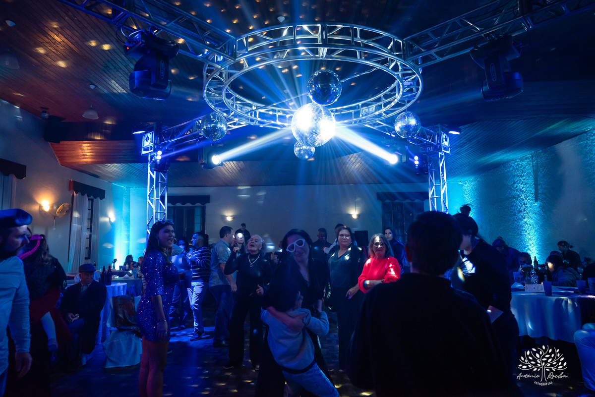 Maitê-15 anos - Festa de 15 anos - Debutante - Monte Bonito - Quinze de Julho - Aniversário de 15 - Valsa - Pelotas - Antonio Rocha Fotografias - Troca de vestido - making of - alstar - penteado de 15 anos - Maquiagem para 15 anos - fotografo de 15 anos