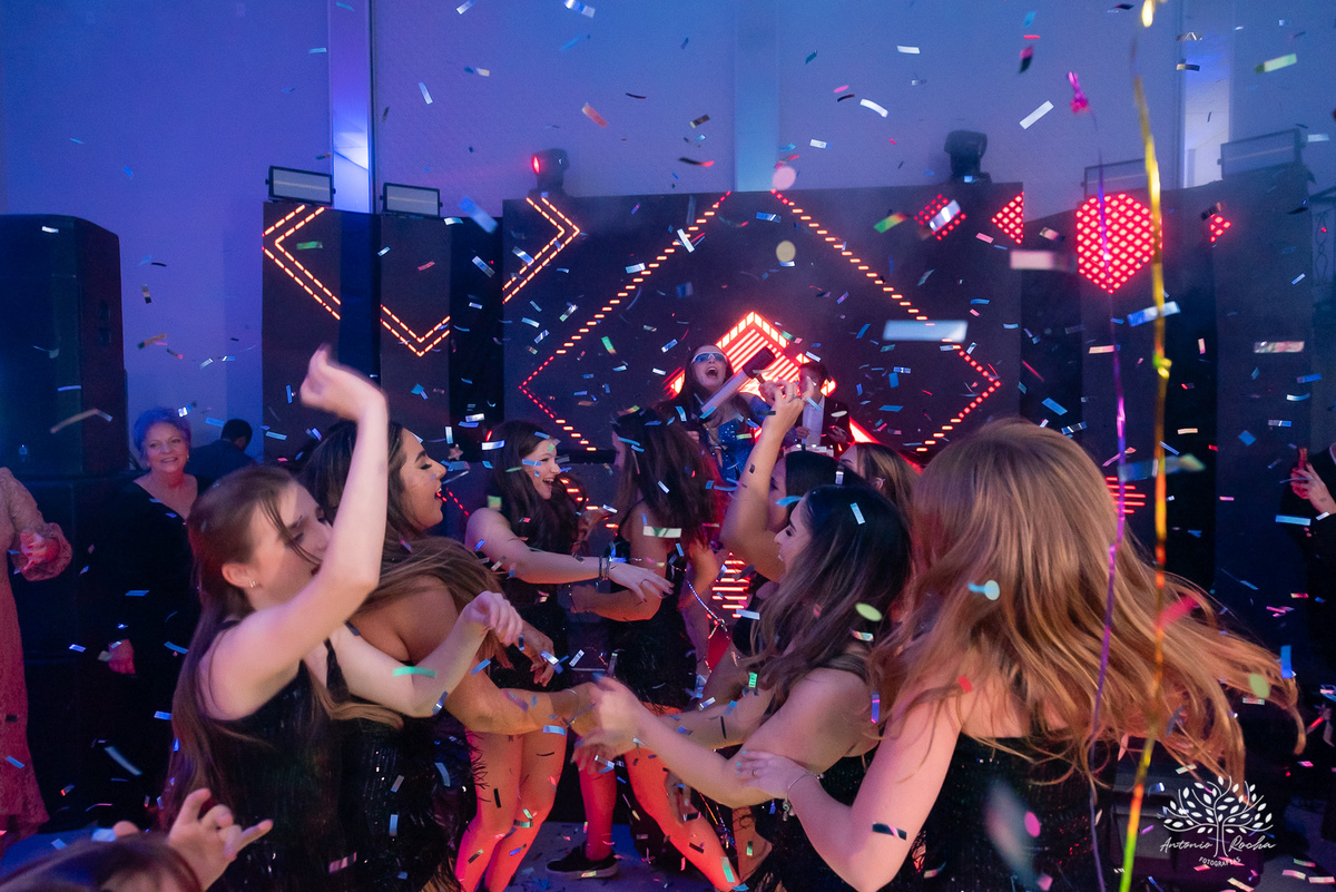 Antonio Rocha Fotografias-Festa de 15 anos-Debutante-Louise 15 Anos-15 da Lou-Pandeiro-Fotografia Debutante-festa de 15 anos-Aniversário-Making Of-Valsa-Homenagens-Dança Coreografada-Dra Juliana Kaiser-Chácara do Amanhecer-Pelotas-Cabine Vip-Bruna Nobre