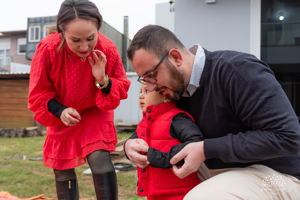 Festa Infantil-2 anos-Gustavo-Antonio Rocha Fotografias-primeiro aninho-brinquedos infláveis-festa íntima-caixa de areia-brinquedos-aniversariante-amigos da vizinhança-pracinha do condomínio-Pelotas-Mickey-escorrega-parabéns-bolo de aniversário-Pelotas