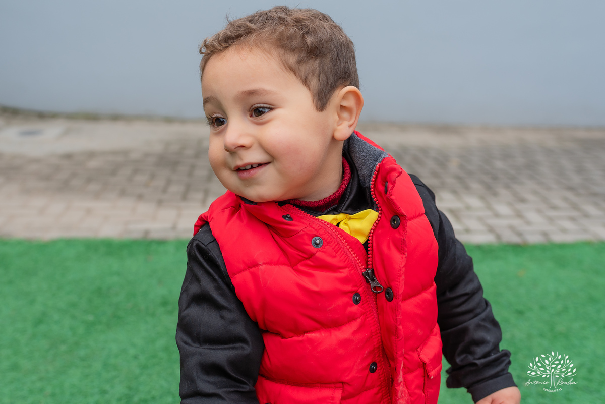 Festa Infantil-2 anos-Gustavo-Antonio Rocha Fotografias-primeiro aninho-brinquedos infláveis-festa íntima-caixa de areia-brinquedos-aniversariante-amigos da vizinhança-pracinha do condomínio-Pelotas-Mickey-escorrega-parabéns-bolo de aniversário-Pelotas