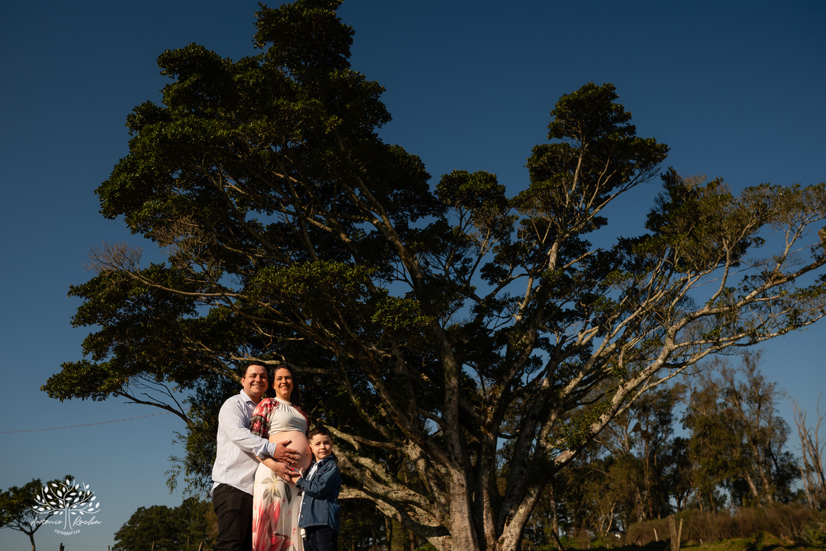 ensaio gestante - espera - Francine - Morada do Sol - Henrique - Otávio - família - tarde ensolarada - gestação - fotos de família - cliques - amor e cumplicidade - luz dourada - do bebê - fotografia profissional - Antonio Rocha Fotografias-Pelotas