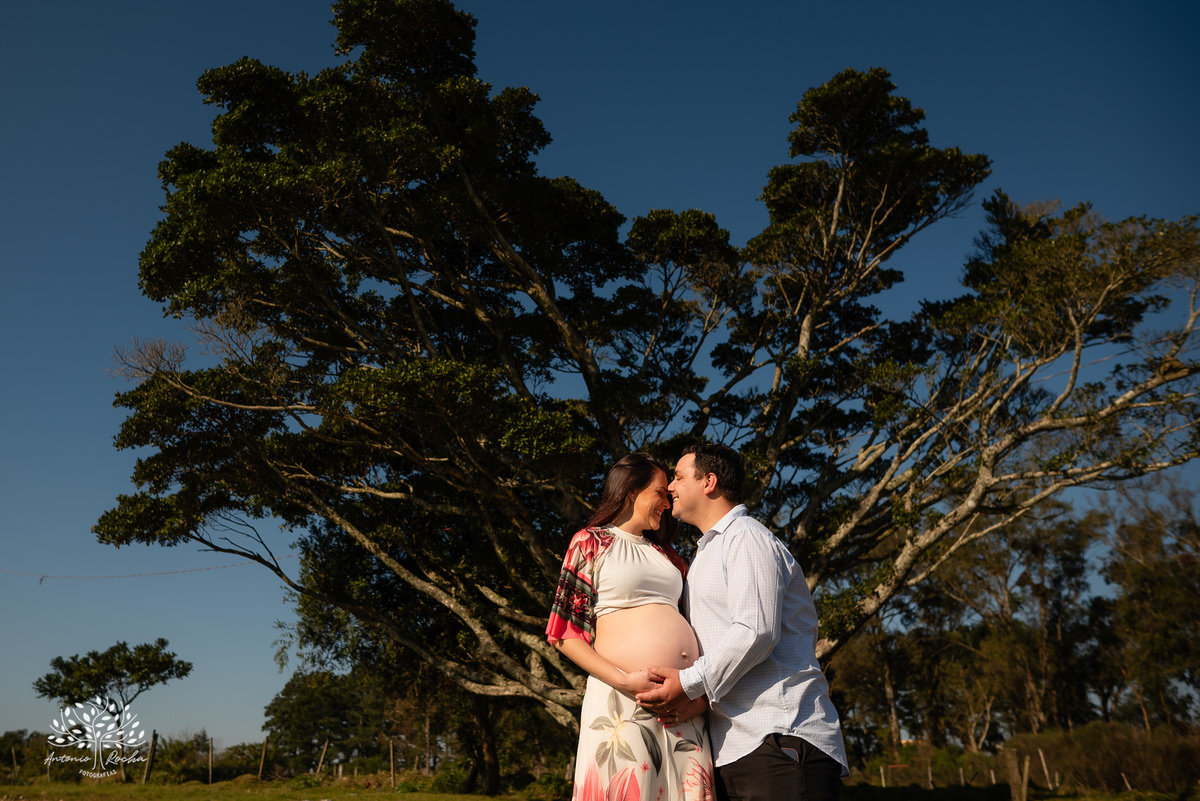 ensaio gestante - espera - Francine - Morada do Sol - Henrique - Otávio - família - tarde ensolarada - gestação - fotos de família - cliques - amor e cumplicidade - luz dourada - do bebê - fotografia profissional - Antonio Rocha Fotografias-Pelotas
