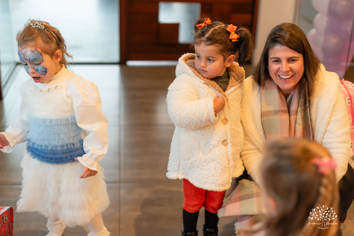 Aniversário - Bhella - 4 anos - Frozen - Família - Amigos - Cidade natal - Theo - Kifuzarka - Elsa - Anna - Castelo - Decoração - Parabéns - Personalidade - Presentes - Thor - Ana Raphaela-Fotografia - Antonio Rocha Fotografias-Becker-Pelotas