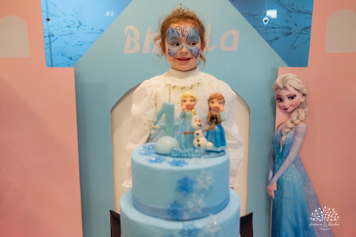 Aniversário - Bhella - 4 anos - Frozen - Família - Amigos - Cidade natal - Theo - Kifuzarka - Elsa - Anna - Castelo - Decoração - Parabéns - Personalidade - Presentes - Thor - Ana Raphaela-Fotografia - Antonio Rocha Fotografias-Becker-Pelotas