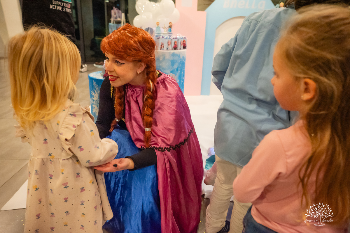 Aniversário - Bhella - 4 anos - Frozen - Família - Amigos - Cidade natal - Theo - Kifuzarka - Elsa - Anna - Castelo - Decoração - Parabéns - Personalidade - Presentes - Thor - Ana Raphaela-Fotografia - Antonio Rocha Fotografias-Becker-Pelotas