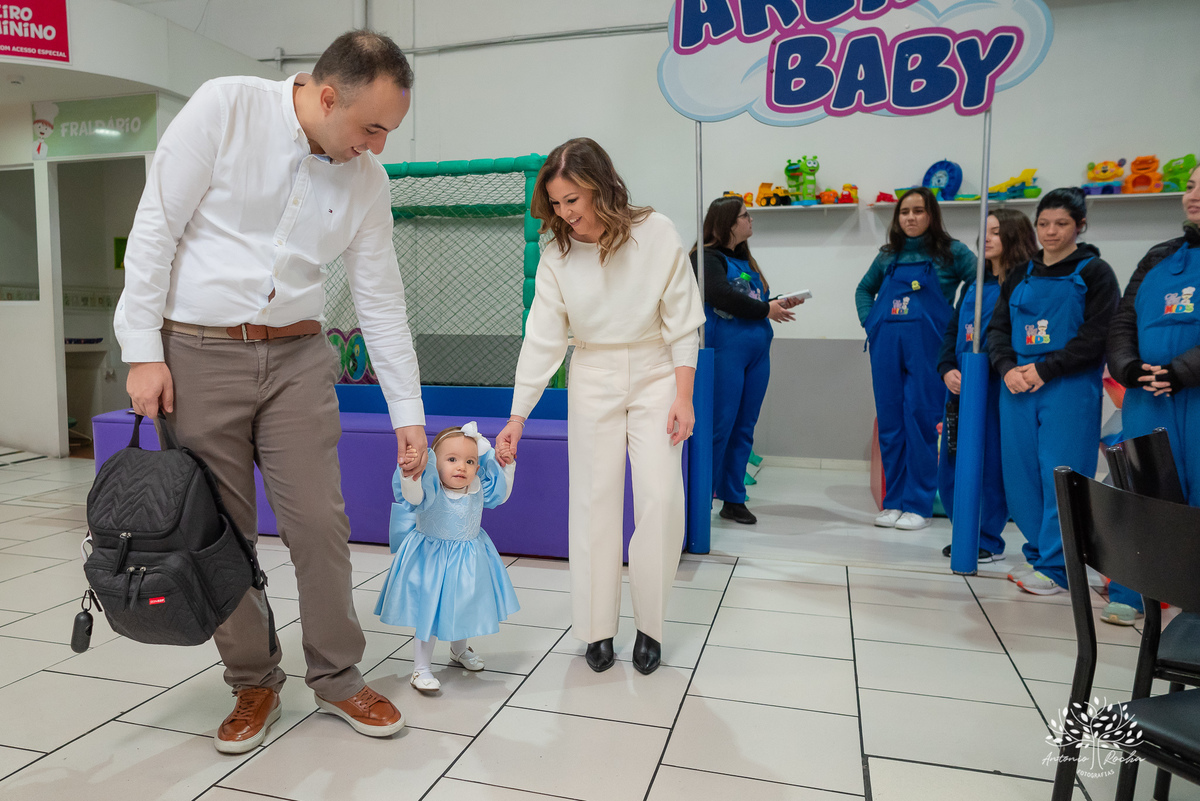 aniversário - primeiro aninho - princesa - Luiza - família - Rio de Janeiro - comemoração - familiares - amigos - diversão –reencontros-Cinderela - memórias – decoração-crianças-doces deliciosos - felicidade - Antonio Rocha Fotografias-pelotas