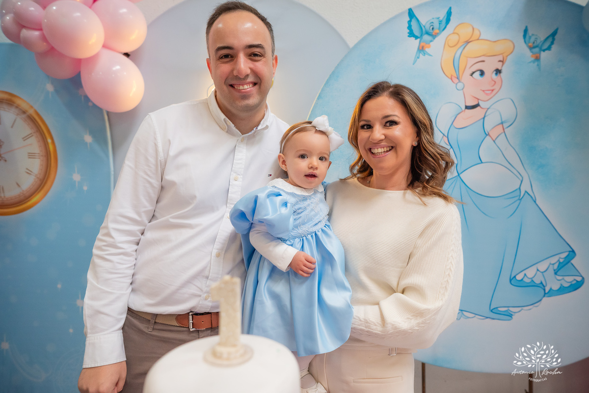 aniversário - primeiro aninho - princesa - Luiza - família - Rio de Janeiro - comemoração - familiares - amigos - diversão –reencontros-Cinderela - memórias – decoração-crianças-doces deliciosos - felicidade - Antonio Rocha Fotografias-pelotas