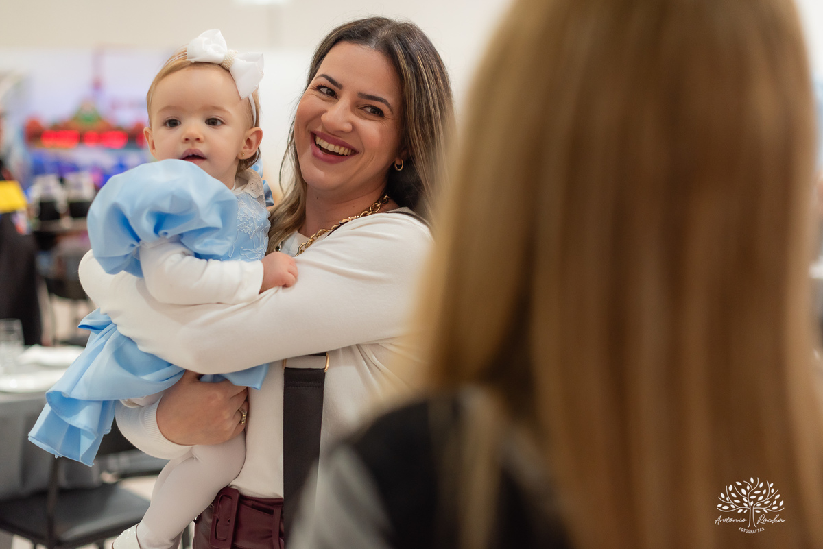 aniversário - primeiro aninho - princesa - Luiza - família - Rio de Janeiro - comemoração - familiares - amigos - diversão –reencontros-Cinderela - memórias – decoração-crianças-doces deliciosos - felicidade - Antonio Rocha Fotografias-pelotas