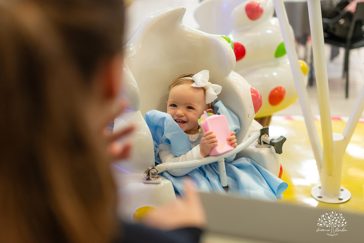 aniversário - primeiro aninho - princesa - Luiza - família - Rio de Janeiro - comemoração - familiares - amigos - diversão –reencontros-Cinderela - memórias – decoração-crianças-doces deliciosos - felicidade - Antonio Rocha Fotografias-pelotas