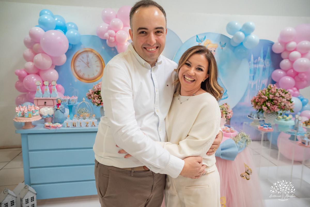 aniversário - primeiro aninho - princesa - Luiza - família - Rio de Janeiro - comemoração - familiares - amigos - diversão –reencontros-Cinderela - memórias – decoração-crianças-doces deliciosos - felicidade - Antonio Rocha Fotografias-pelotas
