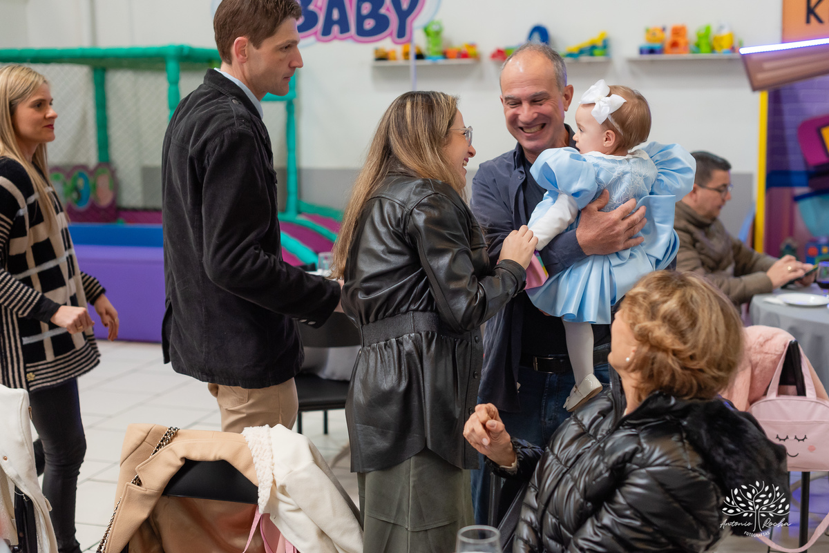 aniversário - primeiro aninho - princesa - Luiza - família - Rio de Janeiro - comemoração - familiares - amigos - diversão –reencontros-Cinderela - memórias – decoração-crianças-doces deliciosos - felicidade - Antonio Rocha Fotografias-pelotas