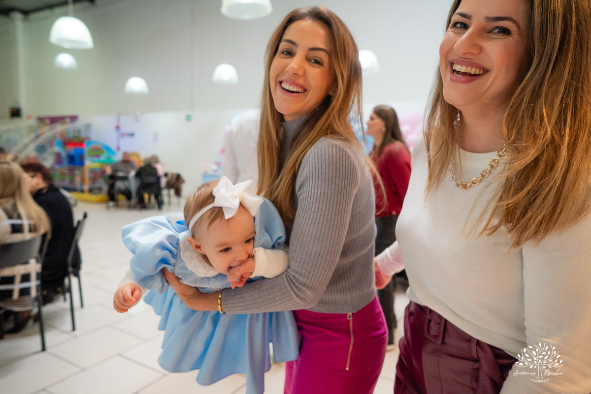 aniversário - primeiro aninho - princesa - Luiza - família - Rio de Janeiro - comemoração - familiares - amigos - diversão –reencontros-Cinderela - memórias – decoração-crianças-doces deliciosos - felicidade - Antonio Rocha Fotografias-pelotas