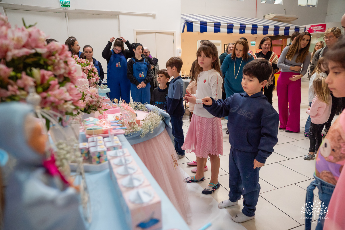 aniversário - primeiro aninho - princesa - Luiza - família - Rio de Janeiro - comemoração - familiares - amigos - diversão –reencontros-Cinderela - memórias – decoração-crianças-doces deliciosos - felicidade - Antonio Rocha Fotografias-pelotas