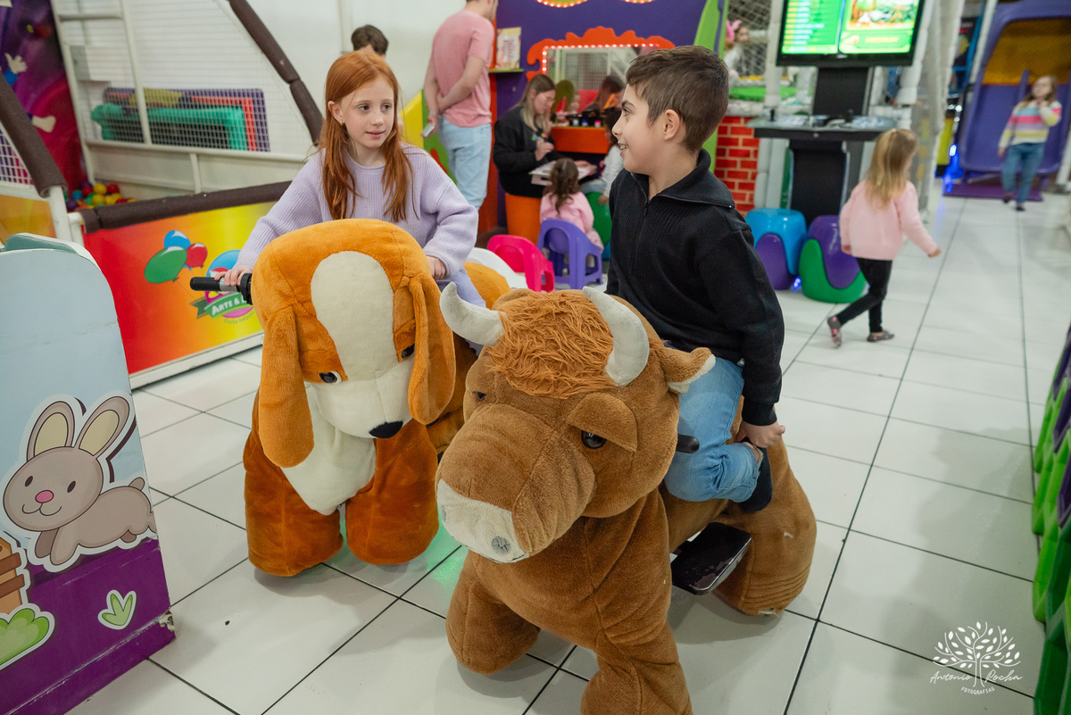 aniversário infantil-fotografia de aniversário-festa infantil-aniversário-Murilo-grupo musical O Gato Comeu-diversão infantil-pipoca-algodão doce-suco de uva-Patrulha Canina-Marshall - família-confiança-Antonio Rocha Fotografias-Pelotas