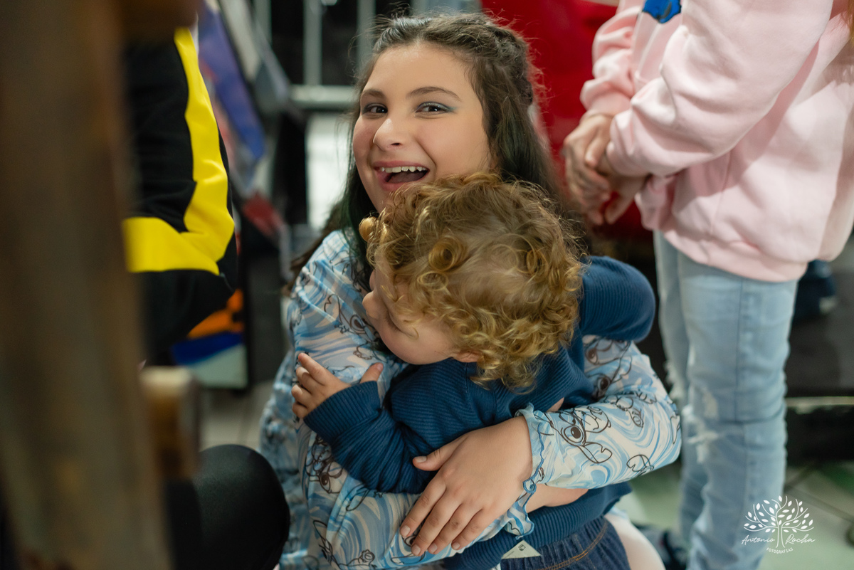 aniversário de 10 anos - fotografia de aniversário - fotógrafa infantil - tema Stitch - tirolesa - fotografia profissional - Antonio Rocha Fotografias - infância -festa animada - fotografia espontânea - pré adolescência-Pelotas-tio Guigui