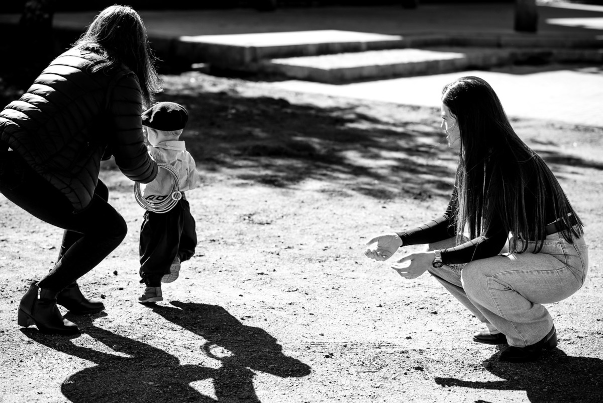 ensaio de primeiro aninho-fotografia de família-gestação-ensaio de gestante-pré-festa - Francisco-Carol-Roger-vovó Sandra-dinda Bianca-dindo Lucas-fotografia infantil-sorriso—contagiante-confiança-fotografia profissional-Antonio Rocha Fotografias-Pelotas