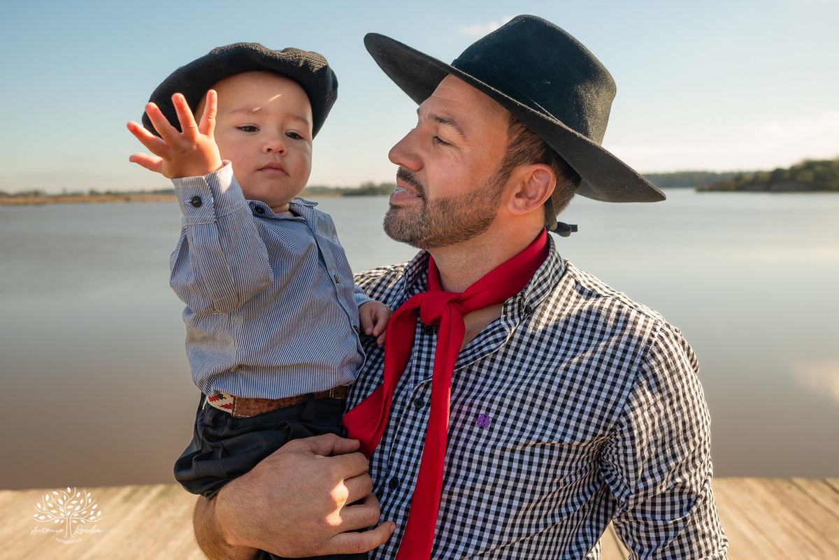 ensaio de primeiro aninho-fotografia de família-gestação-ensaio de gestante-pré-festa - Francisco-Carol-Roger-vovó Sandra-dinda Bianca-dindo Lucas-fotografia infantil-sorriso—contagiante-confiança-fotografia profissional-Antonio Rocha Fotografias-Pelotas