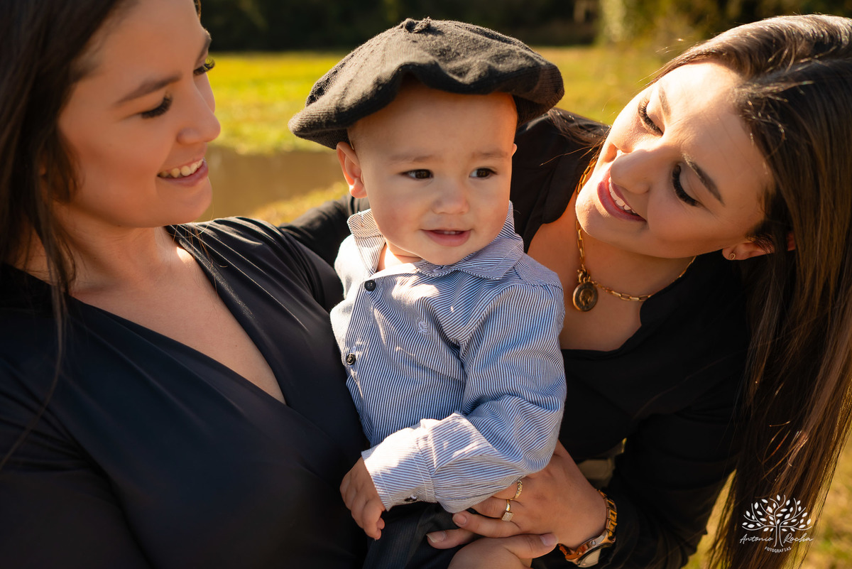 ensaio de primeiro aninho-fotografia de família-gestação-ensaio de gestante-pré-festa - Francisco-Carol-Roger-vovó Sandra-dinda Bianca-dindo Lucas-fotografia infantil-sorriso—contagiante-confiança-fotografia profissional-Antonio Rocha Fotografias-Pelotas
