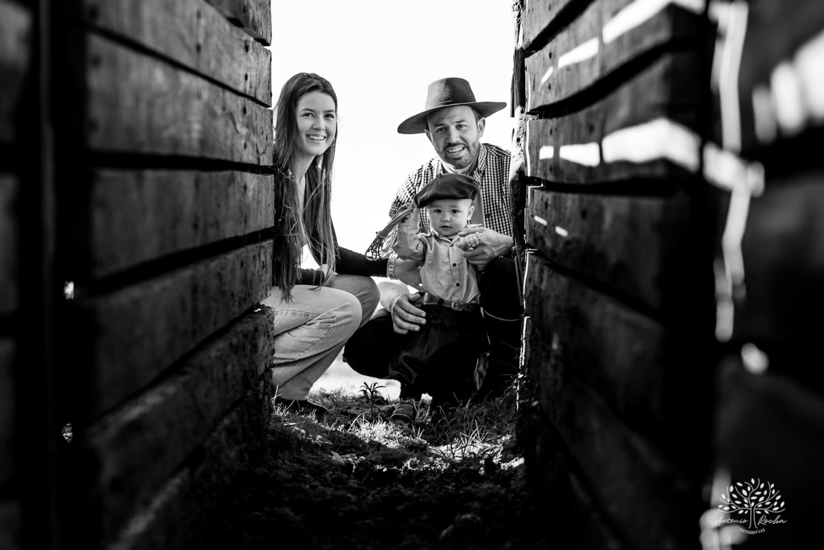 ensaio de primeiro aninho-fotografia de família-gestação-ensaio de gestante-pré-festa - Francisco-Carol-Roger-vovó Sandra-dinda Bianca-dindo Lucas-fotografia infantil-sorriso—contagiante-confiança-fotografia profissional-Antonio Rocha Fotografias-Pelotas