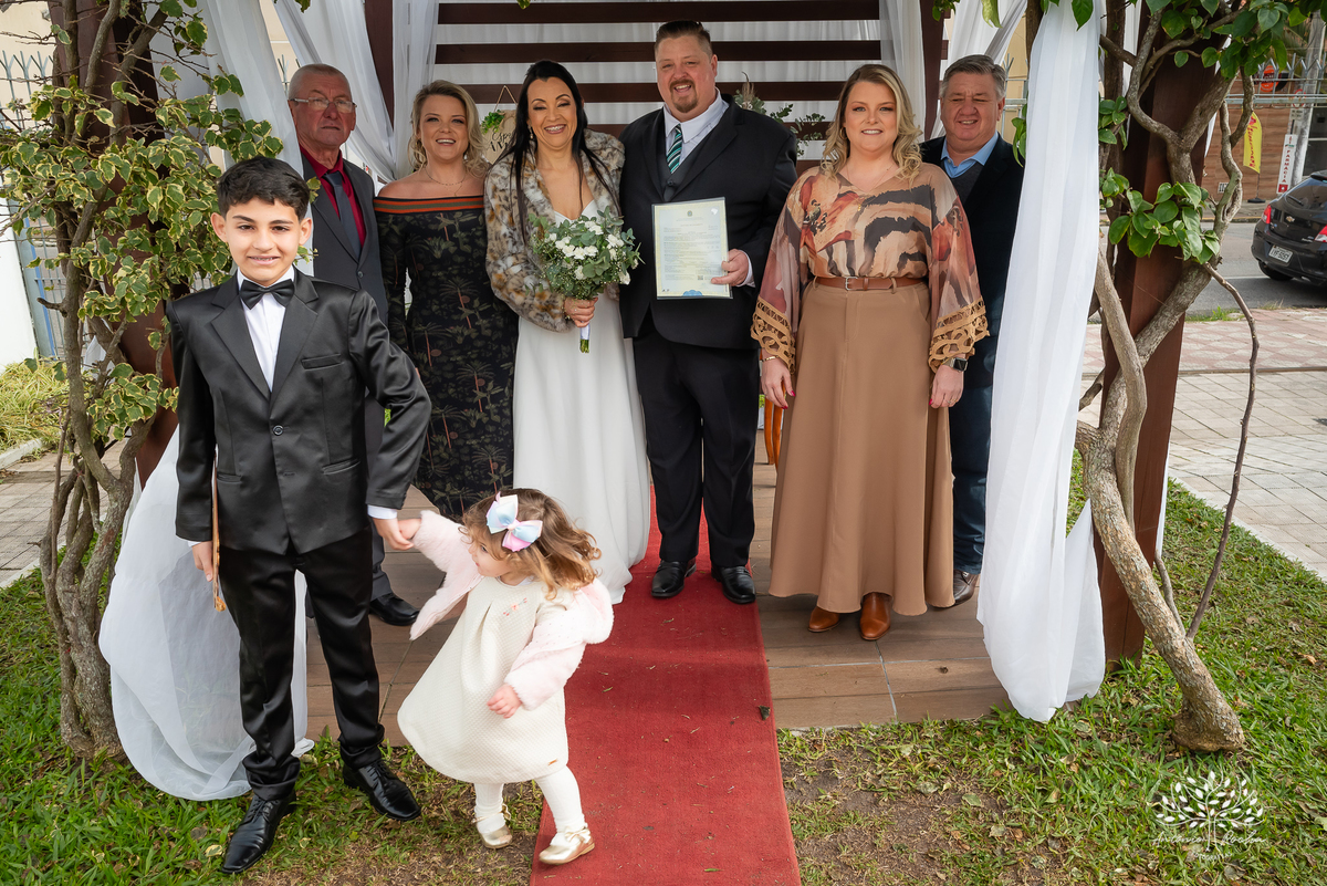 Casamento - celebração do amor - cerimônia no cartório - pajens - filhos do casal - espontaneidade - fotografia de casamento - abraços e dança - confiança no fotógrafo - registro de momentos - fotógrafo de casamento – Antonio Rocha Fotografias - Pelotas