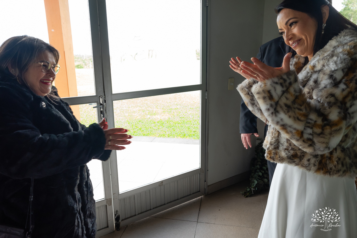 Casamento - celebração do amor - cerimônia no cartório - pajens - filhos do casal - espontaneidade - fotografia de casamento - abraços e dança - confiança no fotógrafo - registro de momentos - fotógrafo de casamento – Antonio Rocha Fotografias - Pelotas
