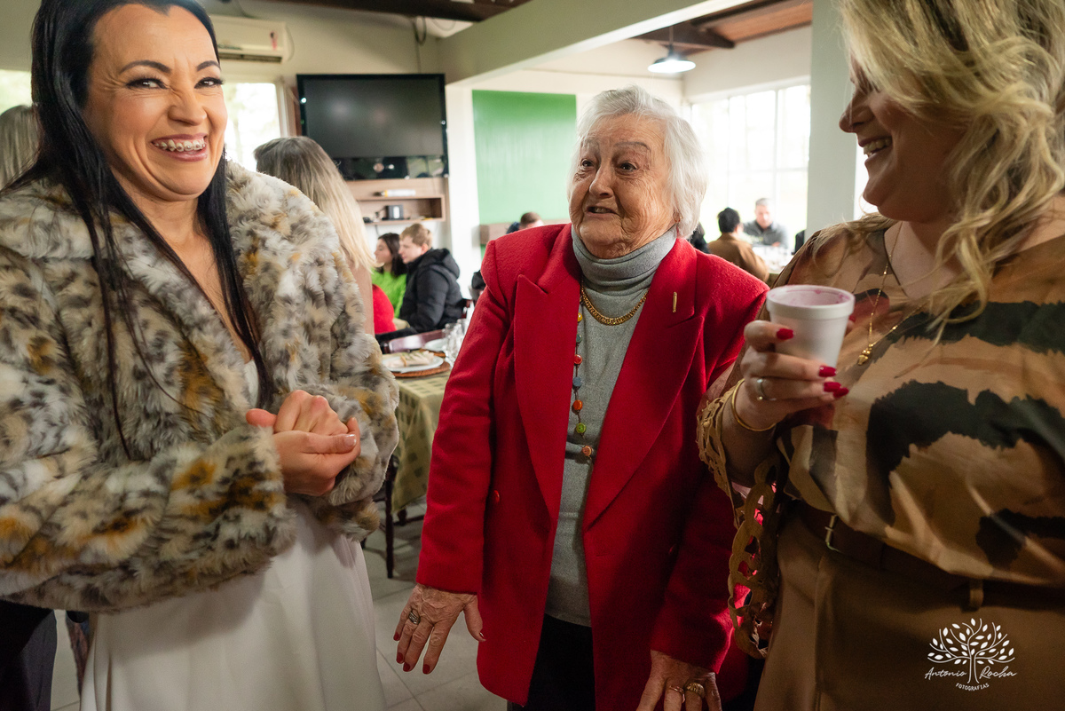 Casamento - celebração do amor - cerimônia no cartório - pajens - filhos do casal - espontaneidade - fotografia de casamento - abraços e dança - confiança no fotógrafo - registro de momentos - fotógrafo de casamento – Antonio Rocha Fotografias - Pelotas