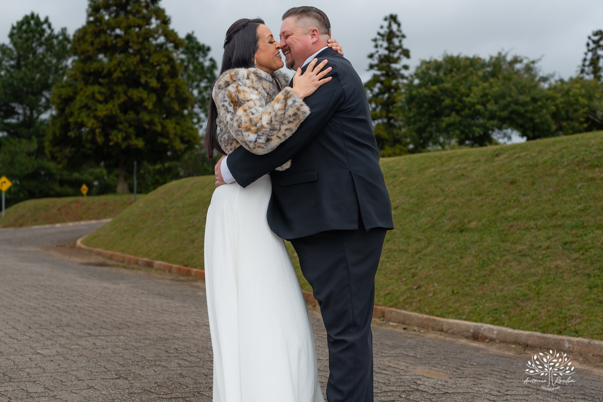 Casamento - celebração do amor - cerimônia no cartório - pajens - filhos do casal - espontaneidade - fotografia de casamento - abraços e dança - confiança no fotógrafo - registro de momentos - fotógrafo de casamento – Antonio Rocha Fotografias - Pelotas