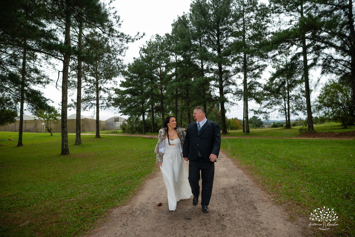 Casamento - celebração do amor - cerimônia no cartório - pajens - filhos do casal - espontaneidade - fotografia de casamento - abraços e dança - confiança no fotógrafo - registro de momentos - fotógrafo de casamento – Antonio Rocha Fotografias - Pelotas