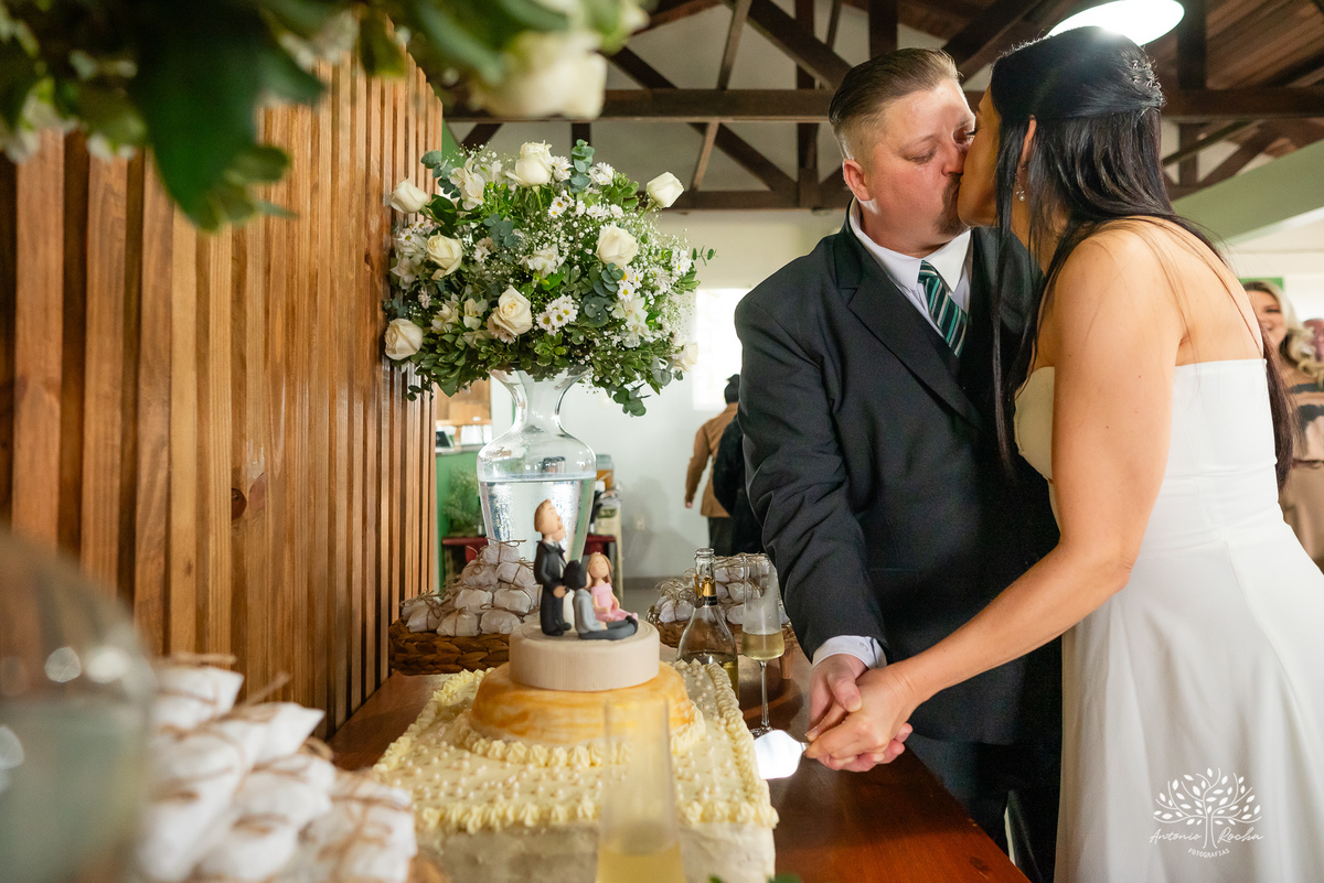 Casamento - celebração do amor - cerimônia no cartório - pajens - filhos do casal - espontaneidade - fotografia de casamento - abraços e dança - confiança no fotógrafo - registro de momentos - fotógrafo de casamento – Antonio Rocha Fotografias - Pelotas