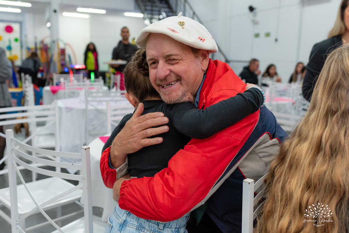 Elisa - aniversário - graciosidade - alegria - festa infantil - princesa - maquiagem - penteado - - playground - Roxito - brincadeiras - diversão - carinho - parabéns - família - confiança - fotografia infantil - Antonio Rocha Fotografias_loly Pop-Pelotas