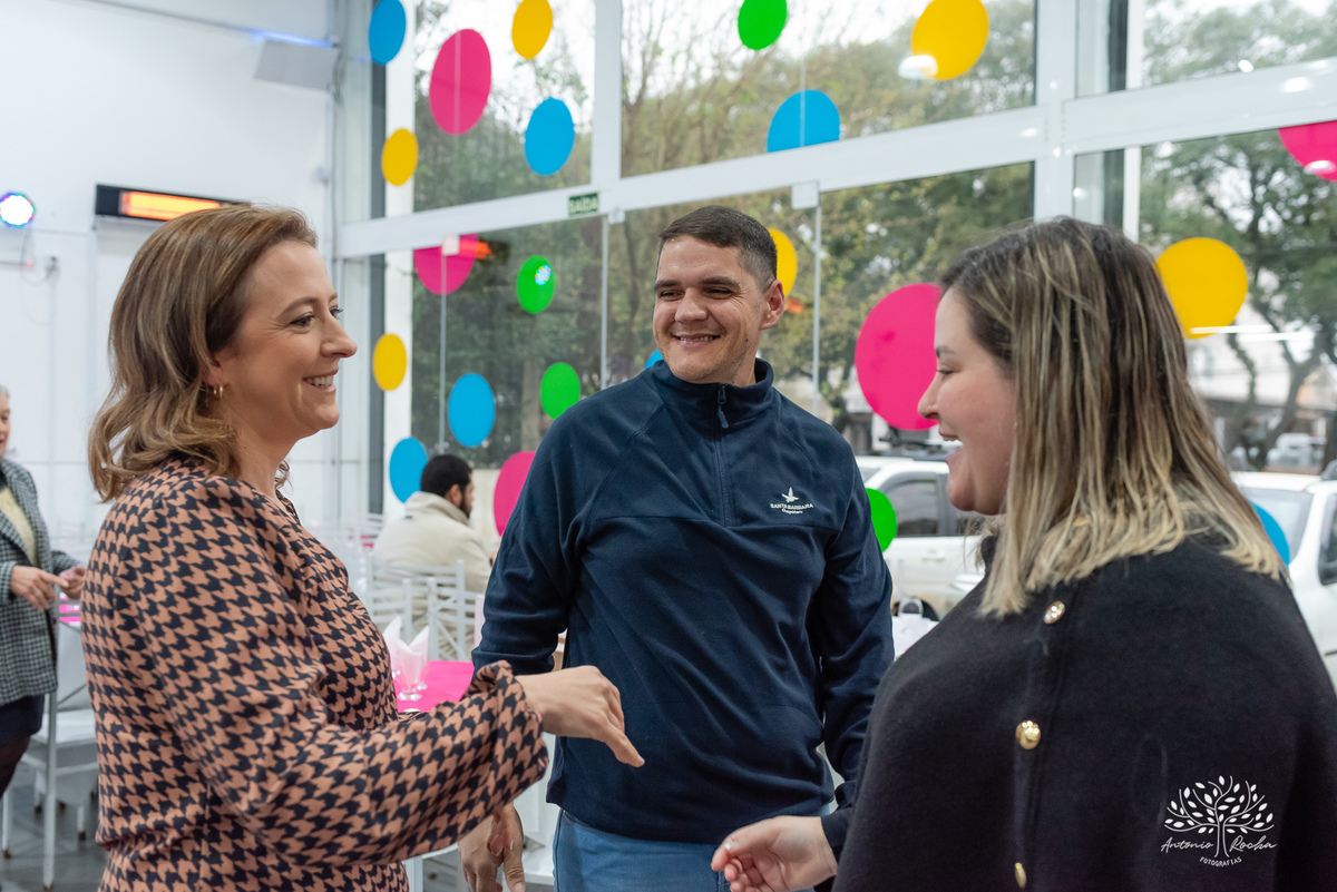 Elisa - aniversário - graciosidade - alegria - festa infantil - princesa - maquiagem - penteado - - playground - Roxito - brincadeiras - diversão - carinho - parabéns - família - confiança - fotografia infantil - Antonio Rocha Fotografias_loly Pop-Pelotas