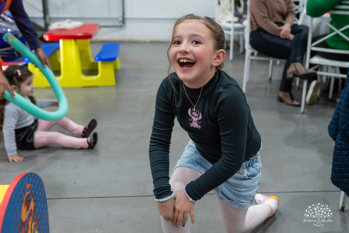 Elisa - aniversário - graciosidade - alegria - festa infantil - princesa - maquiagem - penteado - - playground - Roxito - brincadeiras - diversão - carinho - parabéns - família - confiança - fotografia infantil - Antonio Rocha Fotografias_loly Pop-Pelotas