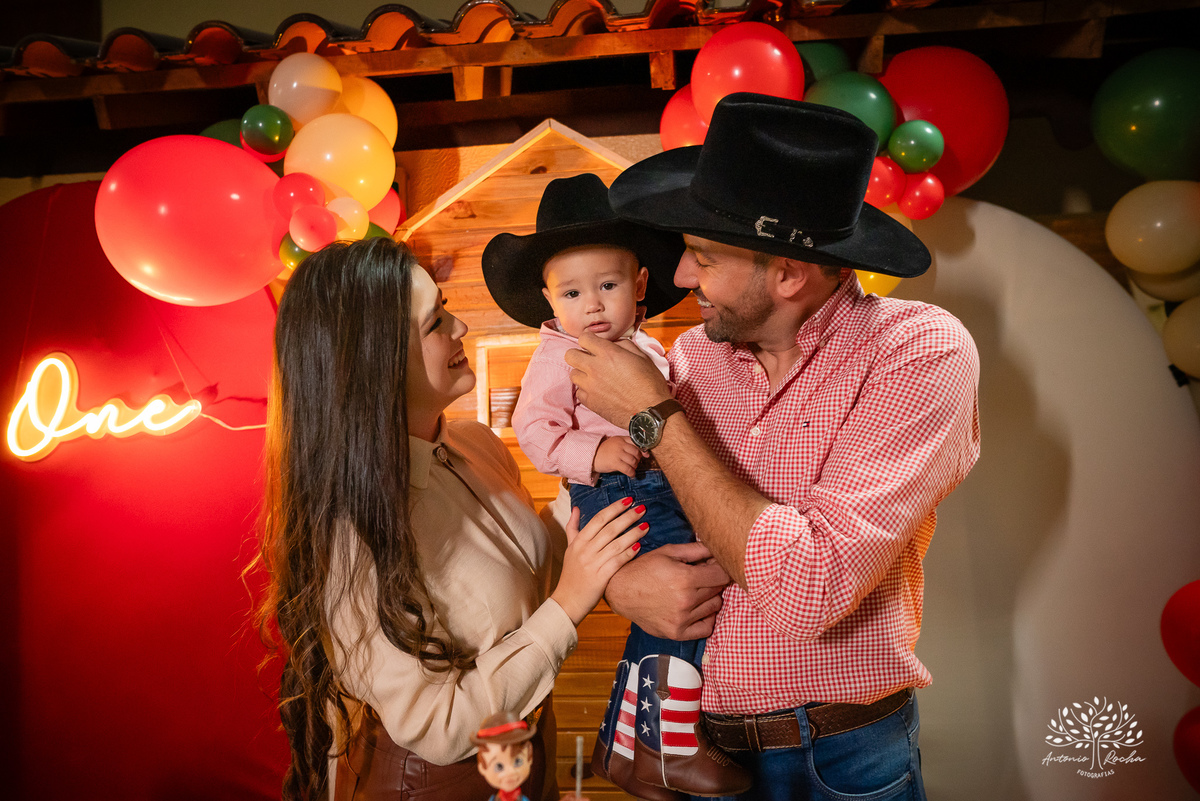 fotografia infantil - ensaio de gestante - aniversário de 1 ano - Velho Oeste - Morada do Sol - - ensaio ao ar livre – fotografia de festa - tio Antonio Rocha Fotografias – Pelotas - aniversário infantil - ensaio fotográfico - fotografia profissional