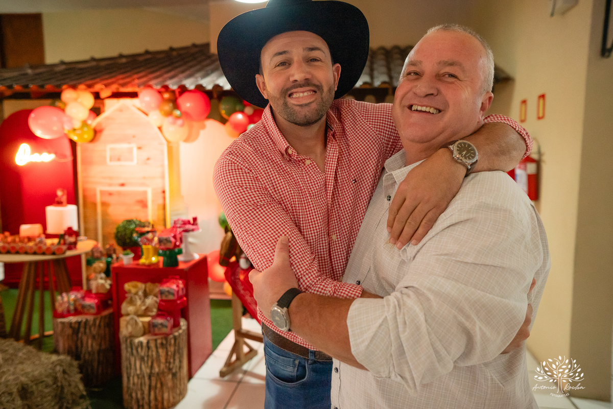 fotografia infantil - ensaio de gestante - aniversário de 1 ano - Velho Oeste - Morada do Sol - - ensaio ao ar livre – fotografia de festa - tio Antonio Rocha Fotografias – Pelotas - aniversário infantil - ensaio fotográfico - fotografia profissional