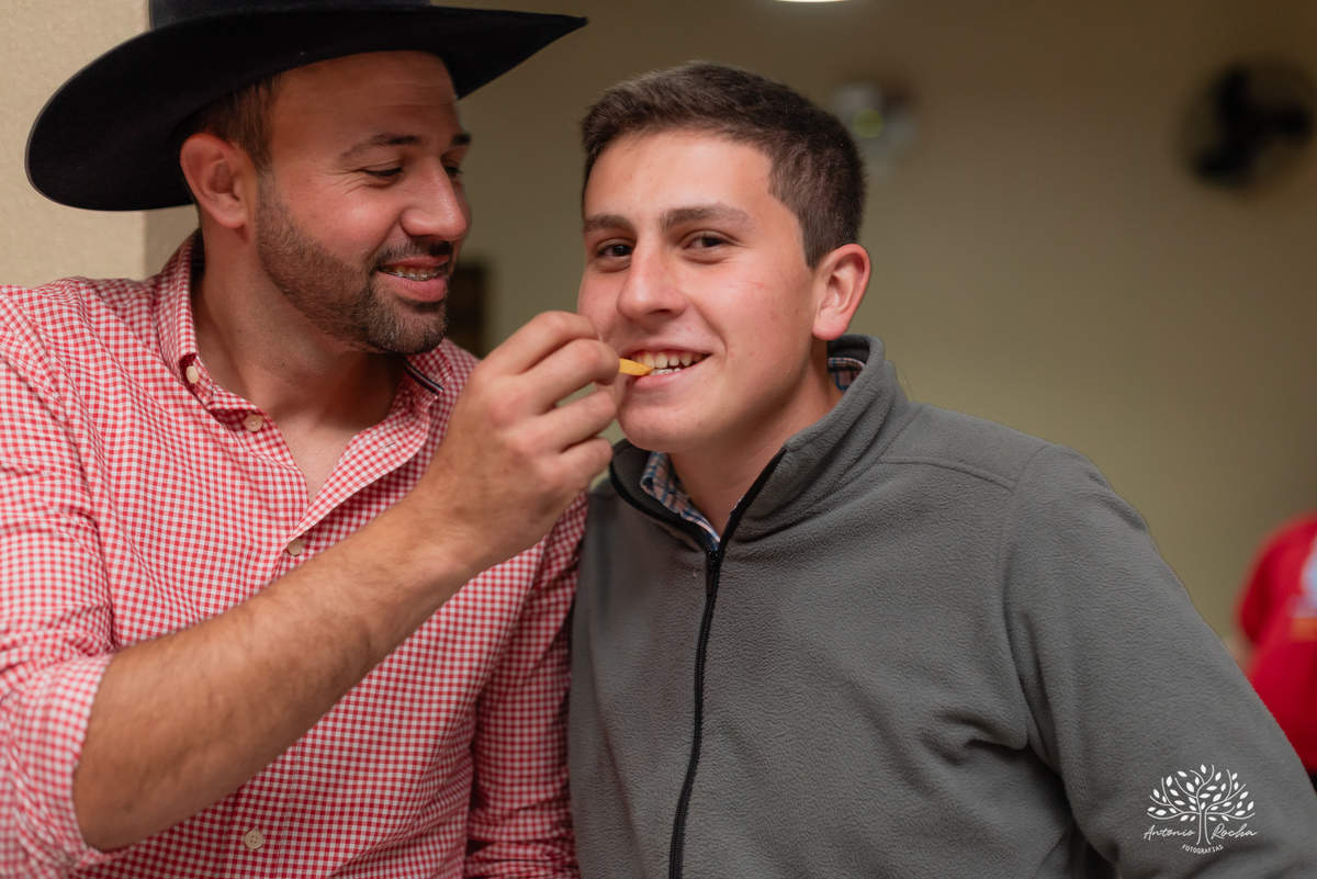 fotografia infantil - ensaio de gestante - aniversário de 1 ano - Velho Oeste - Morada do Sol - - ensaio ao ar livre – fotografia de festa - tio Antonio Rocha Fotografias – Pelotas - aniversário infantil - ensaio fotográfico - fotografia profissional