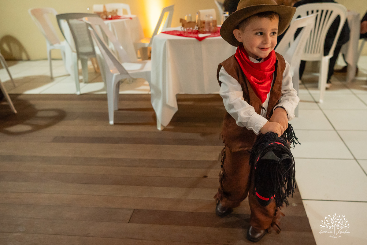 fotografia infantil - ensaio de gestante - aniversário de 1 ano - Velho Oeste - Morada do Sol - - ensaio ao ar livre – fotografia de festa - tio Antonio Rocha Fotografias – Pelotas - aniversário infantil - ensaio fotográfico - fotografia profissional
