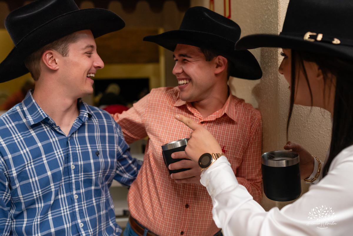 fotografia infantil - ensaio de gestante - aniversário de 1 ano - Velho Oeste - Morada do Sol - - ensaio ao ar livre – fotografia de festa - tio Antonio Rocha Fotografias – Pelotas - aniversário infantil - ensaio fotográfico - fotografia profissional