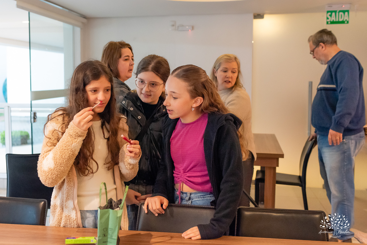 
fotografia de aniversários - pré-adolescência - comemorações familiares - festa infantil - aniversário de 11 anos - fotografia profissional - registros únicos - fotografia de crianças - Antonio Rocha Fotografias – Pelotas – Festa Salão Condomínio