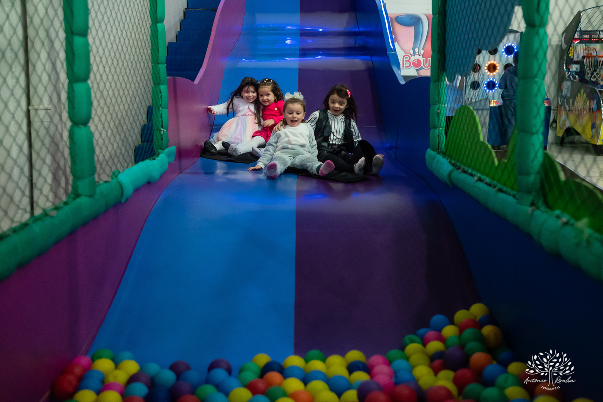 aniversário infantil - 4 anos - Maria Eduarda - Madu - festa temática - unicórnio - fotografia infantil - espontaneidade - alegria - infância feliz - fotógrafo profissional - Amâncio Jorge - brinquedos - algodão doce – Antonio Rocha Fotografias - Pelotas