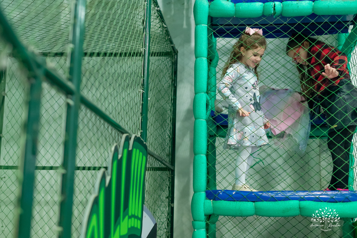 aniversário infantil - 4 anos - Maria Eduarda - Madu - festa temática - unicórnio - fotografia infantil - espontaneidade - alegria - infância feliz - fotógrafo profissional - Amâncio Jorge - brinquedos - algodão doce – Antonio Rocha Fotografias - Pelotas