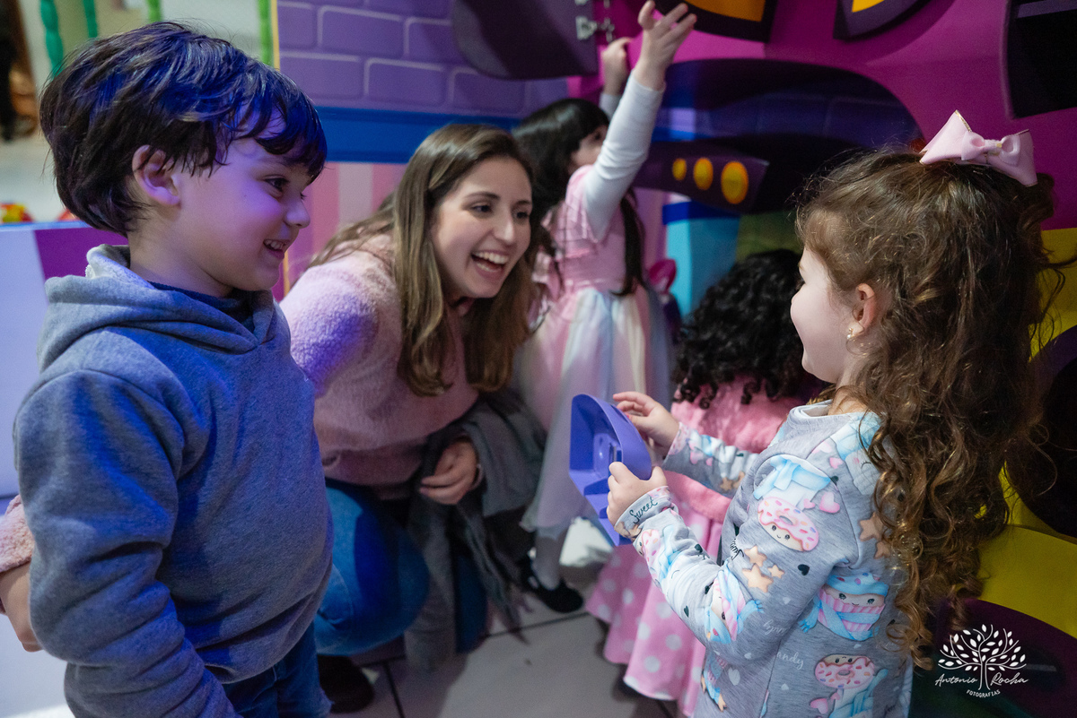 aniversário infantil - 4 anos - Maria Eduarda - Madu - festa temática - unicórnio - fotografia infantil - espontaneidade - alegria - infância feliz - fotógrafo profissional - Amâncio Jorge - brinquedos - algodão doce – Antonio Rocha Fotografias - Pelotas