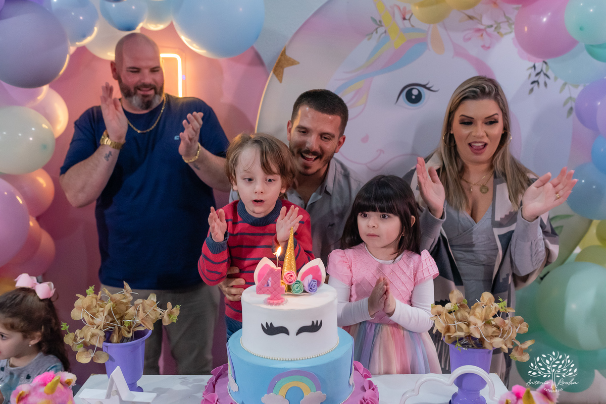 aniversário infantil - 4 anos - Maria Eduarda - Madu - festa temática - unicórnio - fotografia infantil - espontaneidade - alegria - infância feliz - fotógrafo profissional - Amâncio Jorge - brinquedos - algodão doce – Antonio Rocha Fotografias - Pelotas